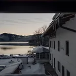 Wallerei Otel *