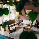 Wallerei Otel *