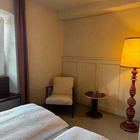 Wallerei Hotel *